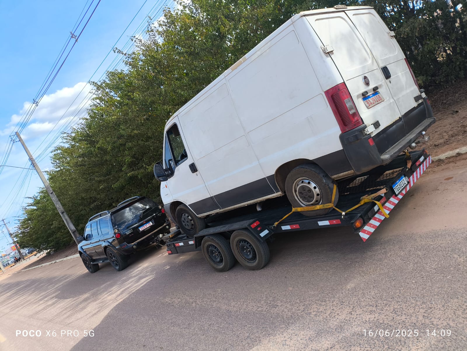 Guincho em Matupá MT atendendo van utilitária
